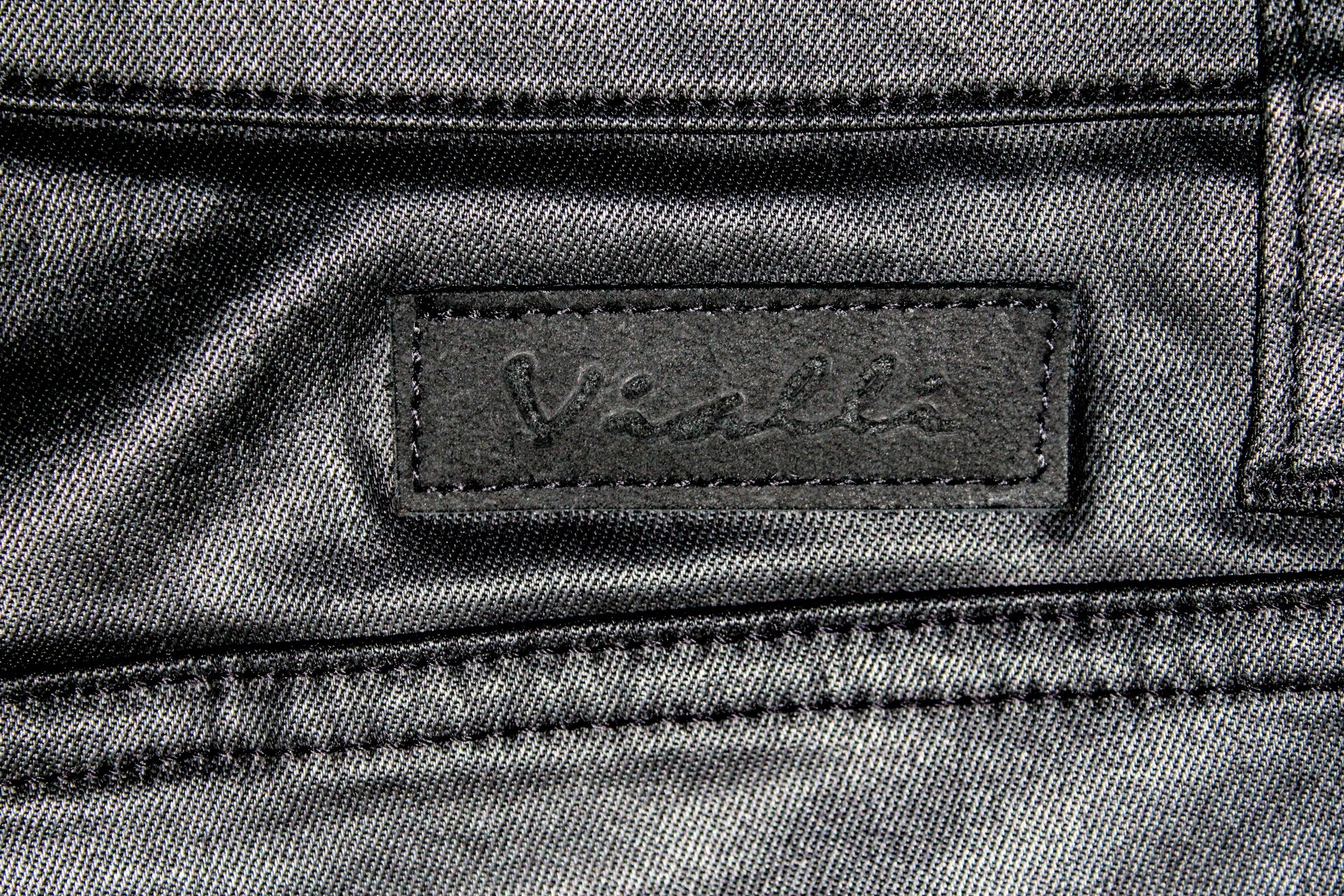 VIALLI Black Lazer Wax Jean - BOSSINI SA